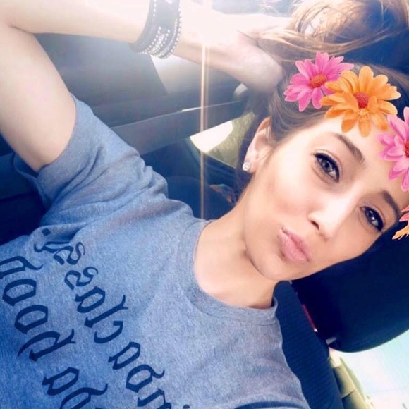 Meet your Posher, Ashlee - Picture 1 of 7